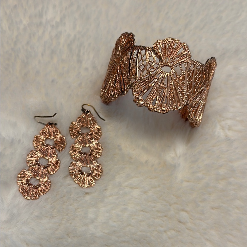 Stella and Dot set Rose Gold Lace